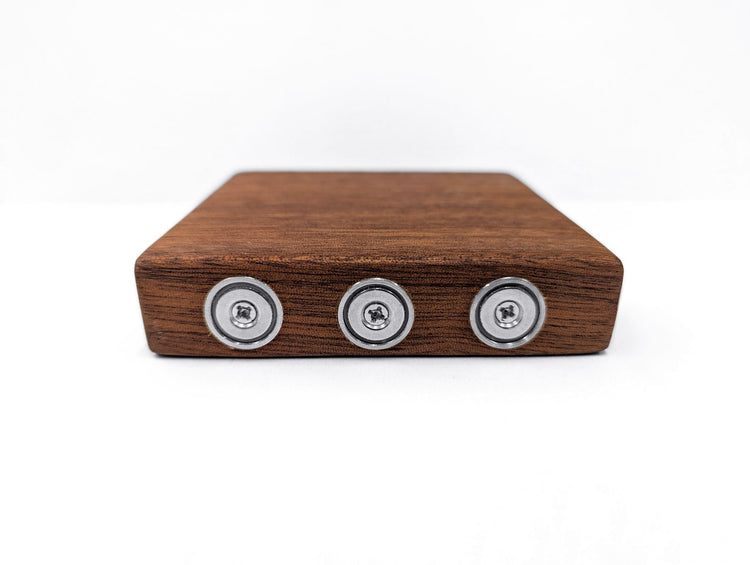 Magnetic Square Shelf in Oak