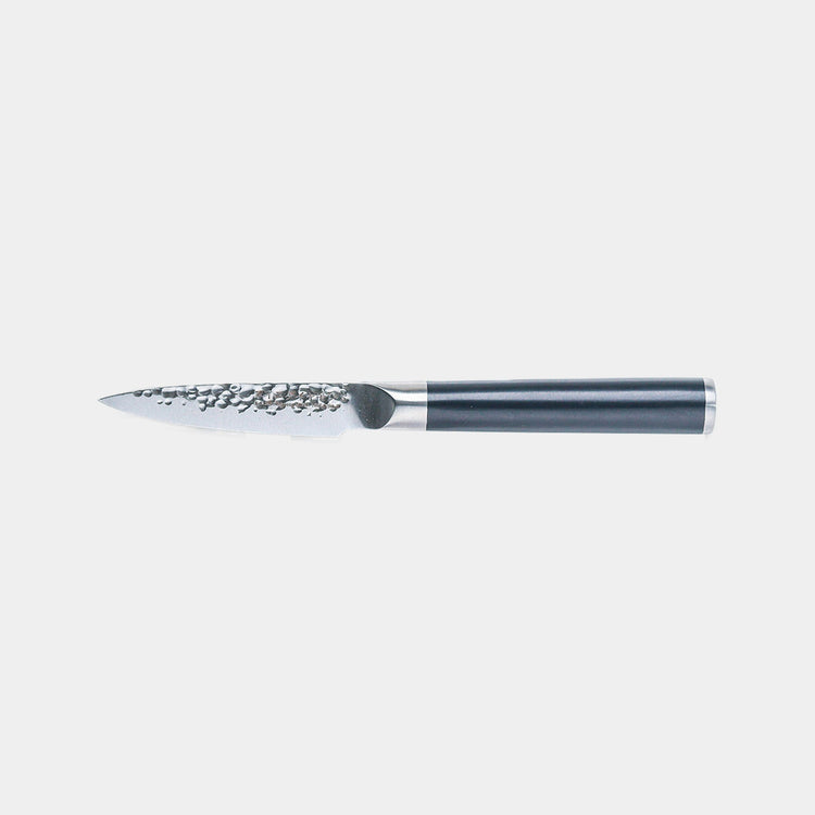 Swiss Diamond 4-inch hammered paring knife with grey handle, showcasing a sharp, precise blade for detailed kitchen tasks.