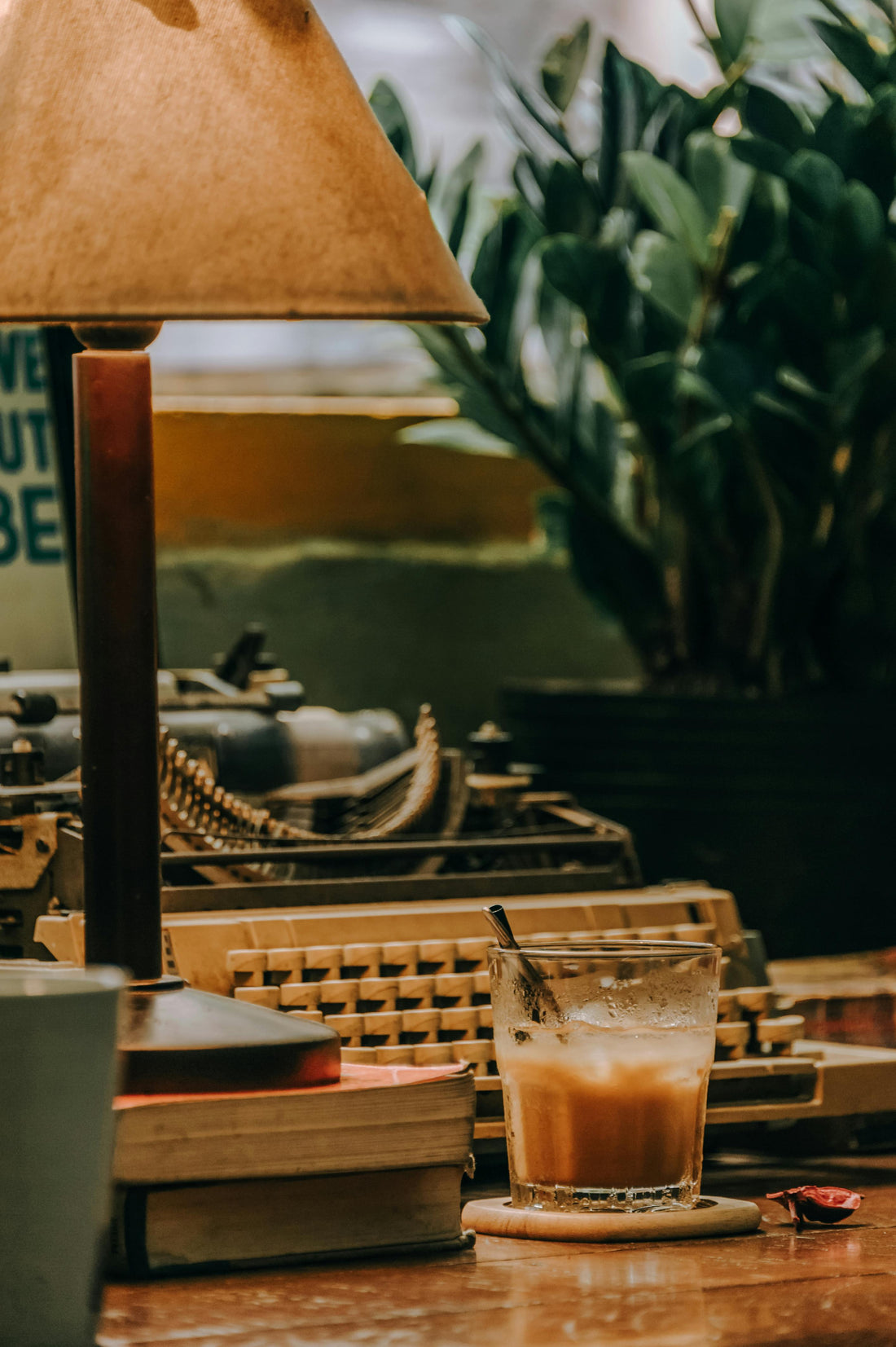 Coffee Table Lamp Height Guide: How to Choose the Perfect Table Lamp for Your Living Room