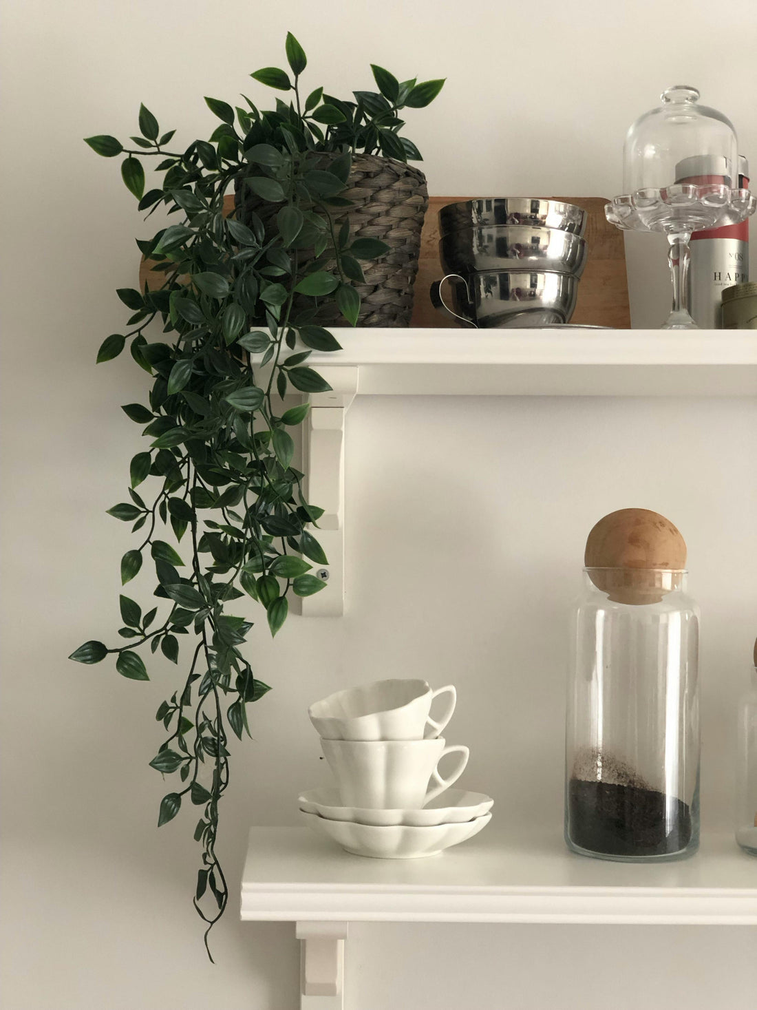 Solid Wood Floating Shelves: The Complete Buying Guide for Walnut, Oak, and Maple