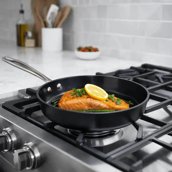 Alva Cookware 6-piece cookware set with pots and pans, stainless steel handles, suitable for all stove types.
