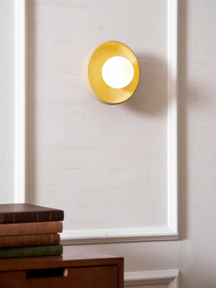 Mooiehome Dusk wall light, 7.9-inch wall lamp with modern design, featuring a sleek metal finish and ambient lighting.