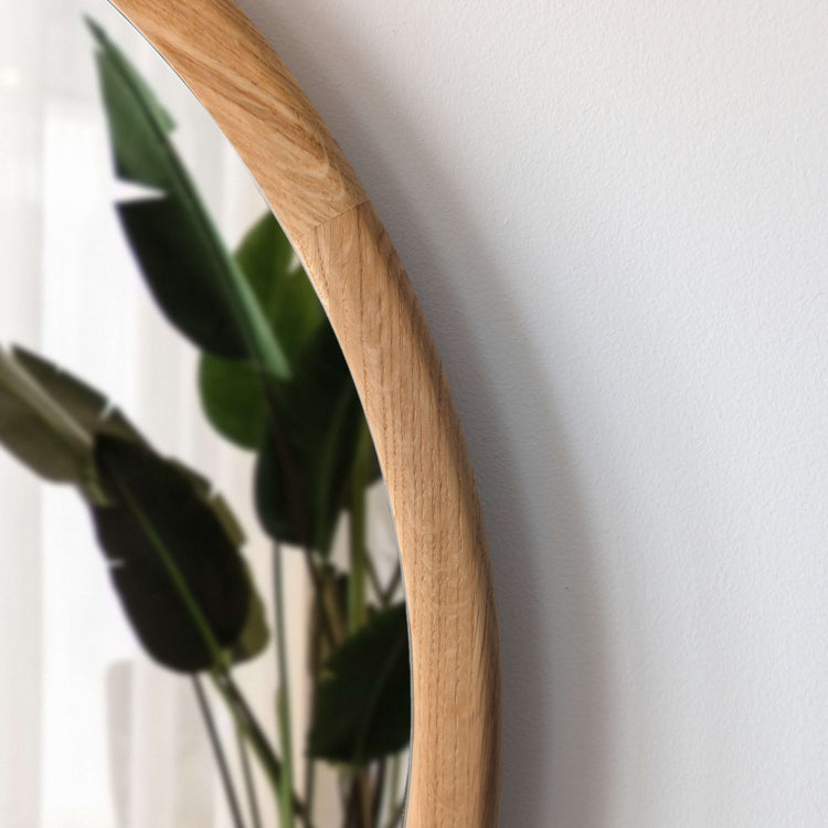 VARBROS THE KOLO wall mirror with a sleek, modern design, featuring a large rectangular reflective surface and minimalist frame.
