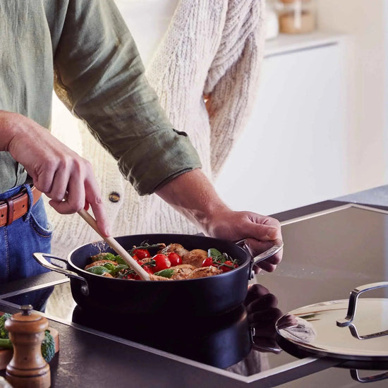 Alva Cookware 3.5-quart sauté pan with lid, stainless steel skillet for cooking and frying on stovetop.