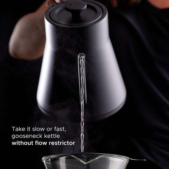 Saki Baristan gooseneck electric kettle with sleek design and long spout for precise pouring, ideal for coffee and tea brewing.